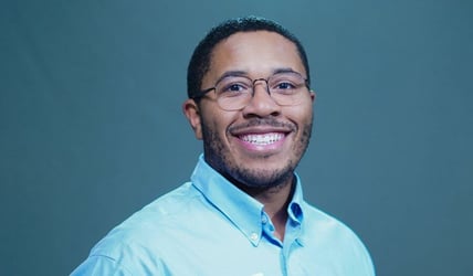 Steven's professional headshot
