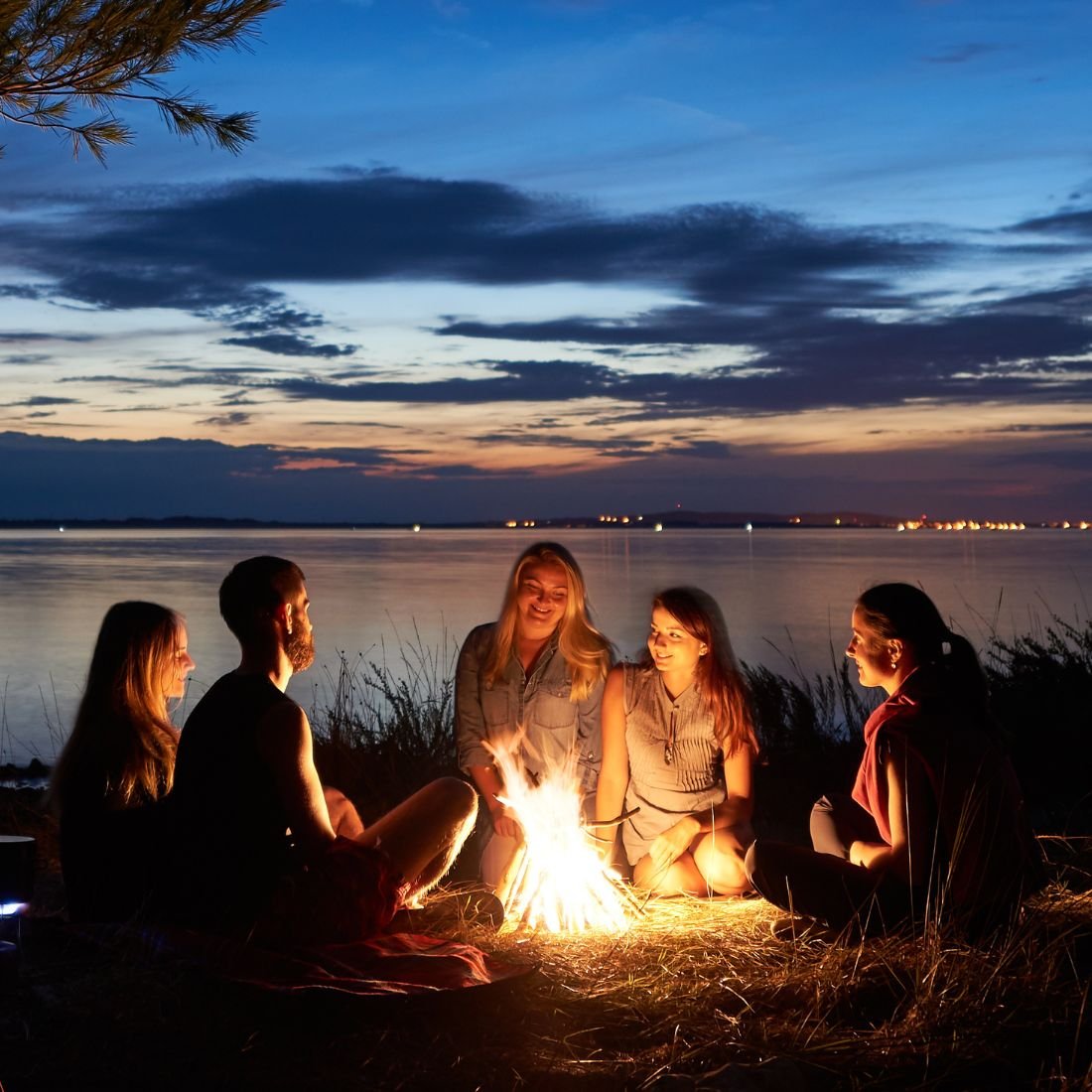 boat & RV Night time promo photo